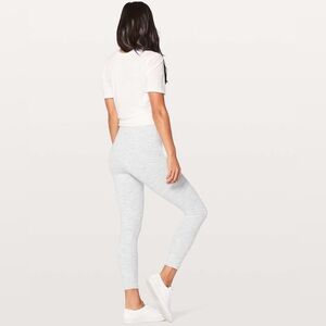 (8) Lululemon Wunder Under High Rise Leggings
